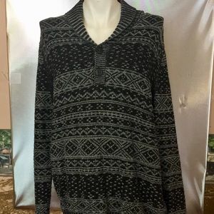 Men's Size Large V-Neck 2 Button Sweater